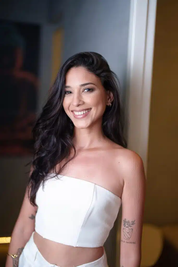 Cléo terapeuta Copacabana especialista em massagem nuru