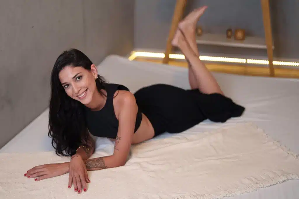 Massagem yoni de qualidade com Cléo